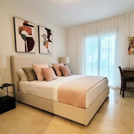 Apartment In El Presidente Beach Side New Golden Mile Estepona Esterno foto