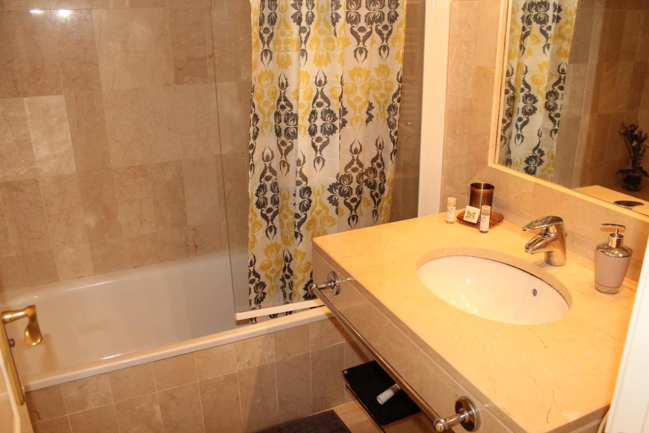 Apartment In El Presidente Beach Side New Golden Mile Estepona Esterno foto