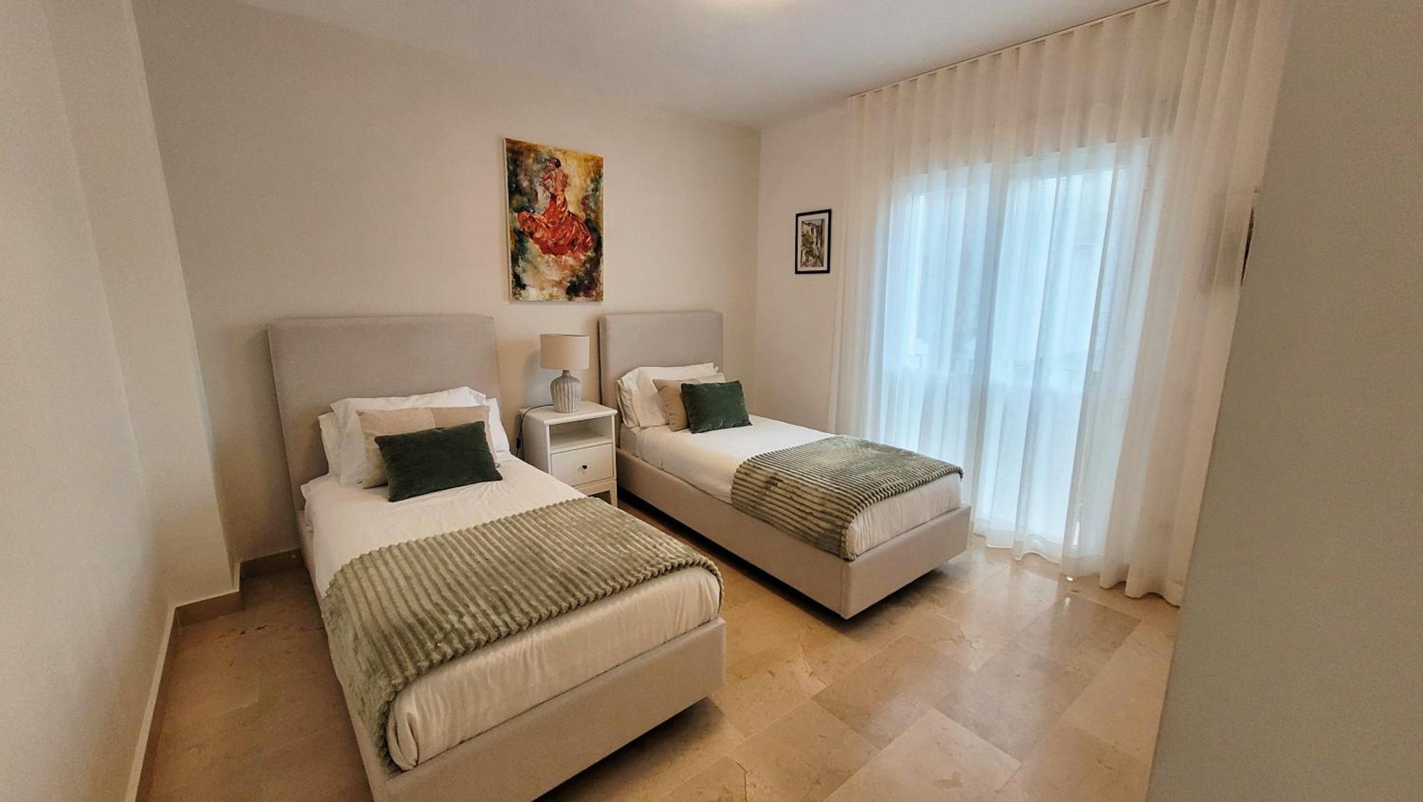 Apartment In El Presidente Beach Side New Golden Mile Estepona Esterno foto