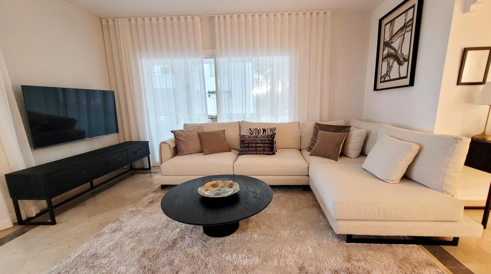 Apartment In El Presidente Beach Side New Golden Mile Estepona Esterno foto