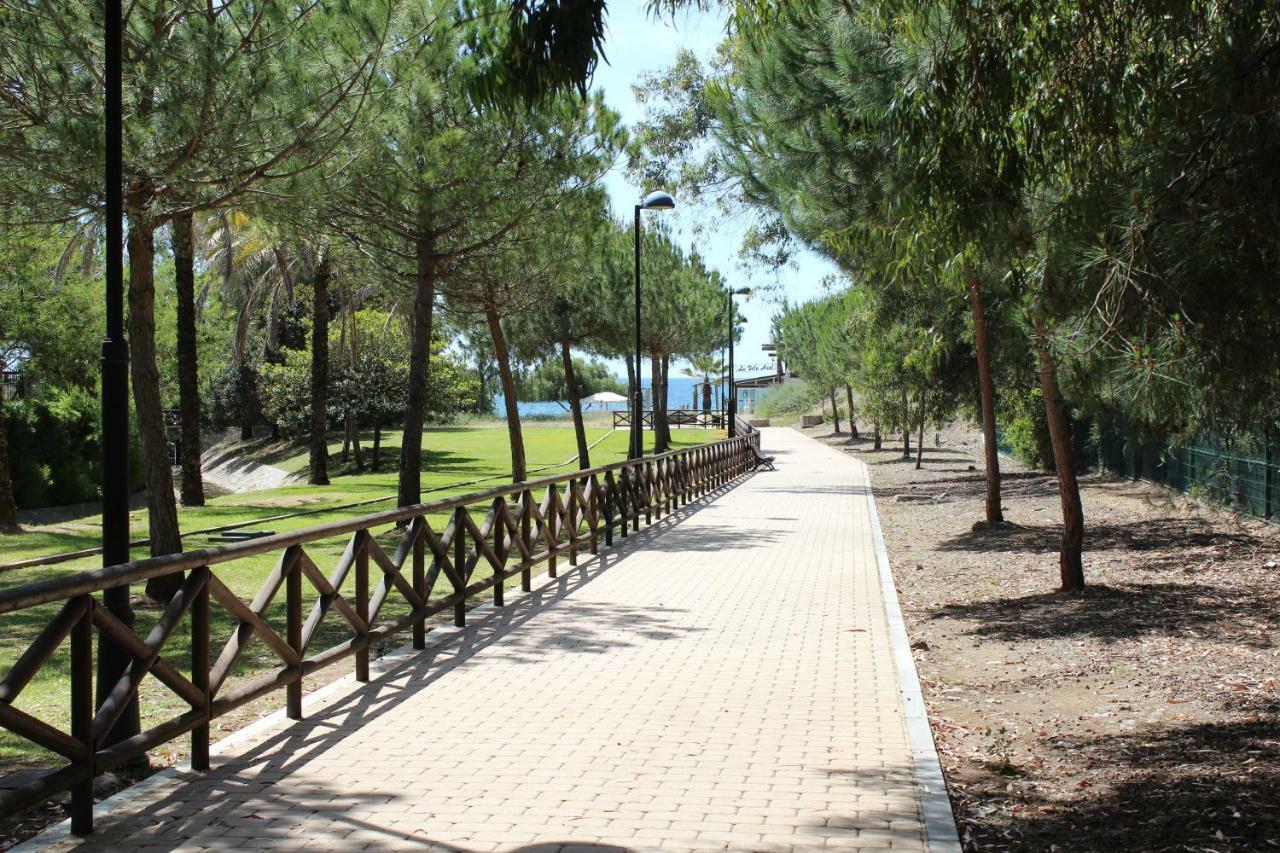 Apartment In El Presidente Beach Side New Golden Mile Estepona Esterno foto