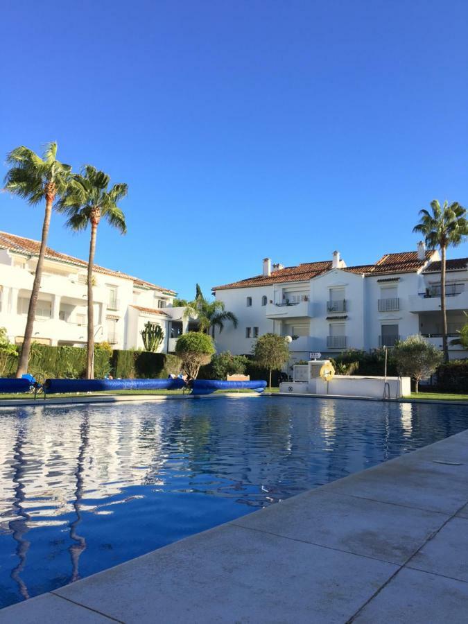 Apartment In El Presidente Beach Side New Golden Mile Estepona Esterno foto